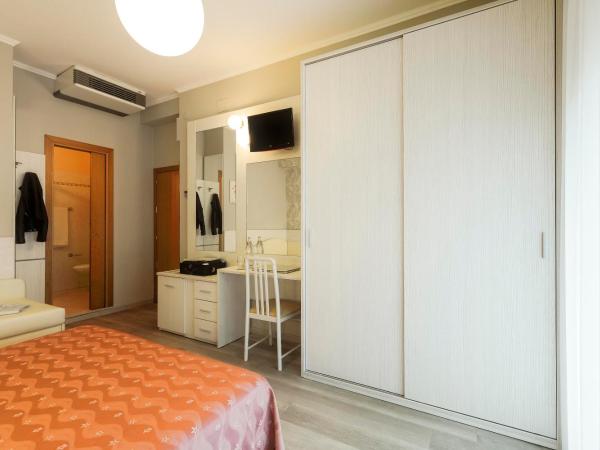 Hotel Ombretta Mare : photo 3 de la chambre chambre quadruple supérieure 