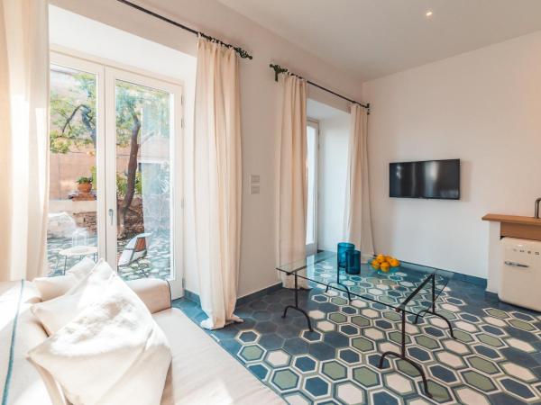 Médousa Bistrot & Suites : photo 3 de la chambre suite deluxe avec lit king-size