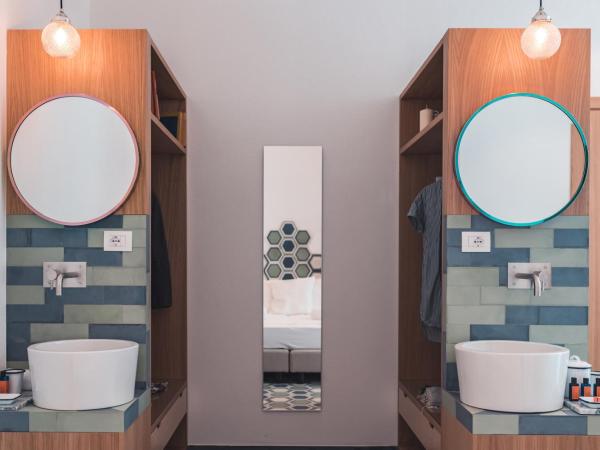 Médousa Bistrot & Suites : photo 10 de la chambre suite deluxe avec lit king-size