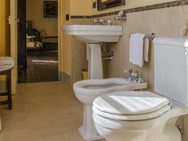 Villa La Piccioncina Firenze : photo 10 de la chambre chambre triple avec terrasse