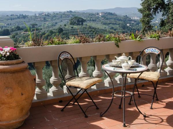 Villa La Piccioncina Firenze : photo 1 de la chambre chambre triple avec terrasse