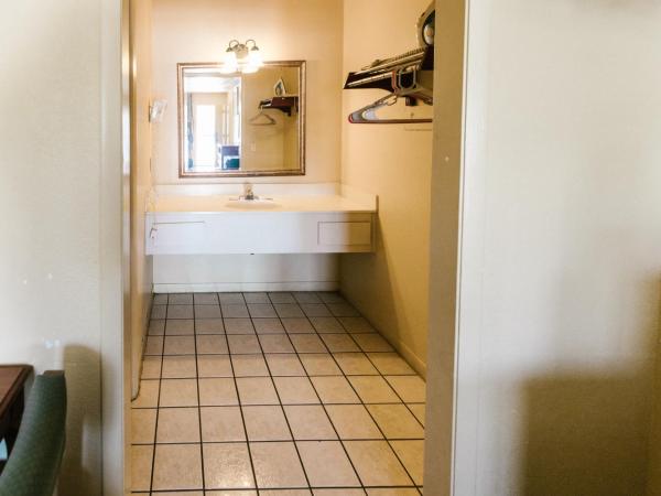 Summer Breeze Motel : photo 2 de la chambre chambre double avec 2 lits doubles - fumeurs