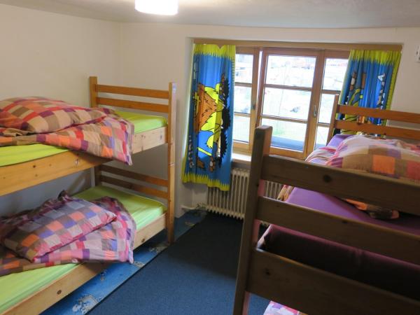 SnowBunnys BackPackers Hostel : photo 2 de la chambre lit dans dortoir mixte de 6 lits