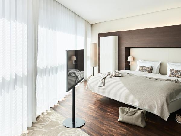 SIDE, Hamburg, a Member of Design Hotels : photo 2 de la chambre chambre double exécutive