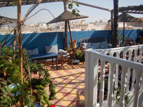 Riad Le Grand Large : photo 5 de la chambre chambre double terrasse