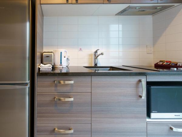 Apartments 118 : photo 5 de la chambre studio deluxe avec cuisine entièrement Équipée