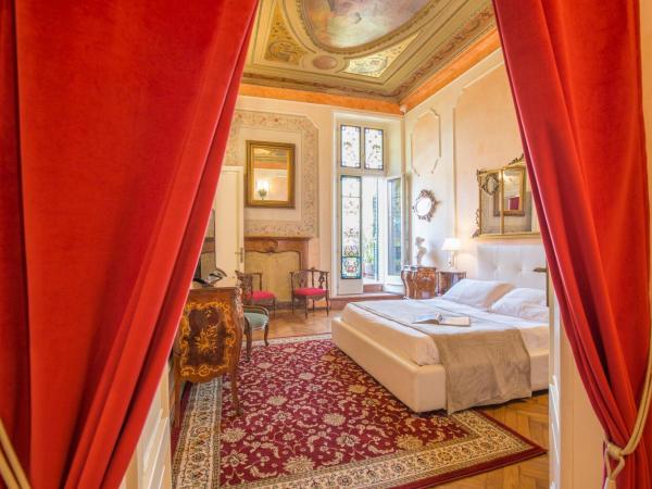 Corte Realdi Suites Piazza Erbe : photo 7 de la chambre appartement supérieur avec terrasse - vue sur ville