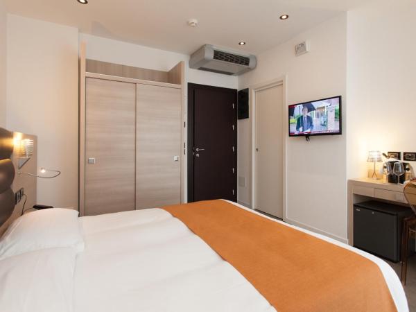 Hotel Adlon : photo 2 de la chambre chambre double ou lits jumeaux classique - vue partielle sur mer