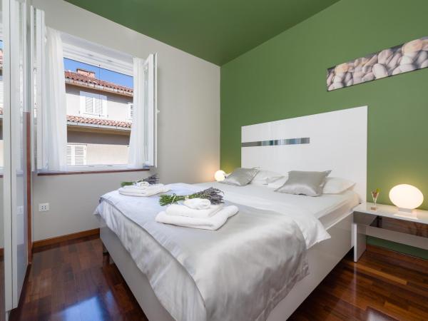 Luxury Rooms and Apartment Silente Bacvice : photo 1 de la chambre chambre triple de luxe