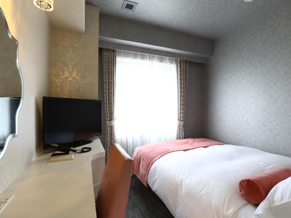 Hotel Wing International Select Osaka Umeda : photo 6 de la chambre petite chambre double - fumeurs