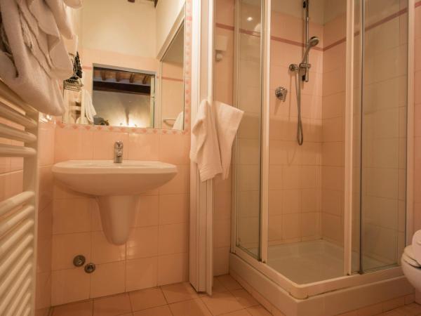 Residenza alla Lizza : photo 5 de la chambre chambre double avec salle de bains privative