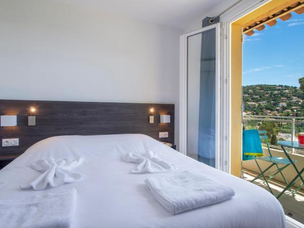 Hôtel-Club du Domaine d'Aiguebelle, USSIM Vacances : photo 4 de la chambre chambre double familiale