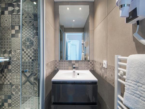 Hôtel-Club du Domaine d'Aiguebelle, USSIM Vacances : photo 4 de la chambre chambre double deluxe avec balcon - vue sur mer