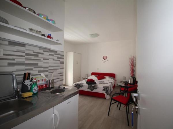 Private Accommodation Carevic : photo 3 de la chambre studio avec balcon