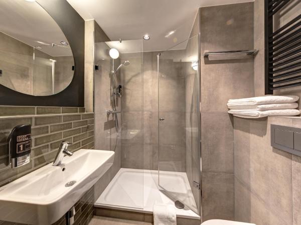 Schulz Hotel Berlin Wall at the East Side Gallery : photo 4 de la chambre petite chambre simple