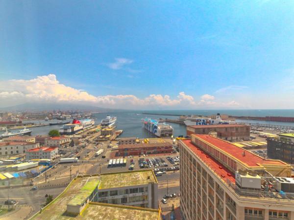 De Gasperi 55 : photo 3 de la chambre chambre lit king-size - vue sur mer