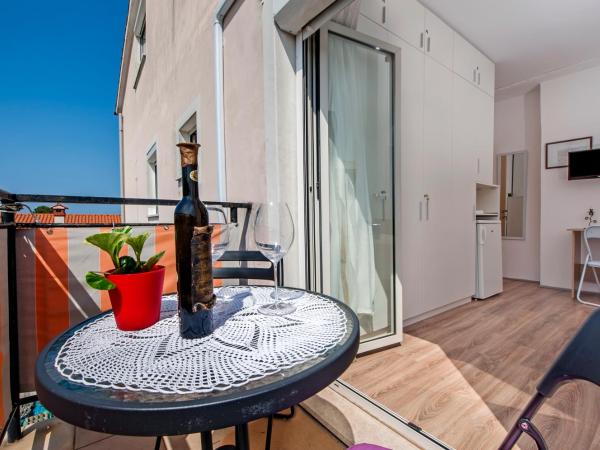 Rooms Mariana : photo 6 de la chambre chambre double avec balcon