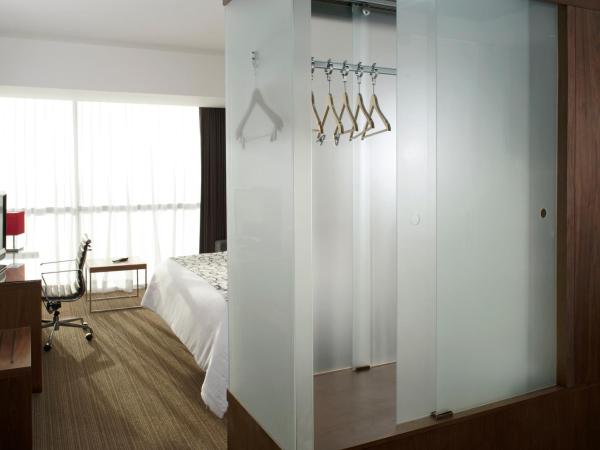 Casa Inn Premium Hotel Queretaro : photo 4 de la chambre chambre avec 2 lits doubles queen-size