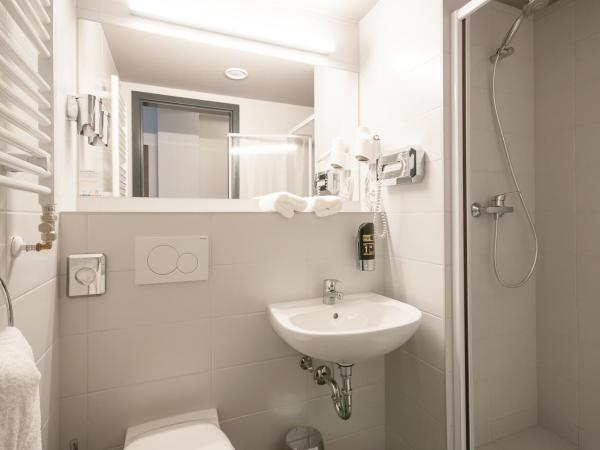 a&o Frankfurt Ostend : photo 8 de la chambre chambre simple