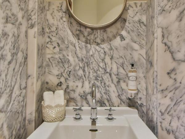 Republica 157 Guest House : photo 10 de la chambre suite avec balcon