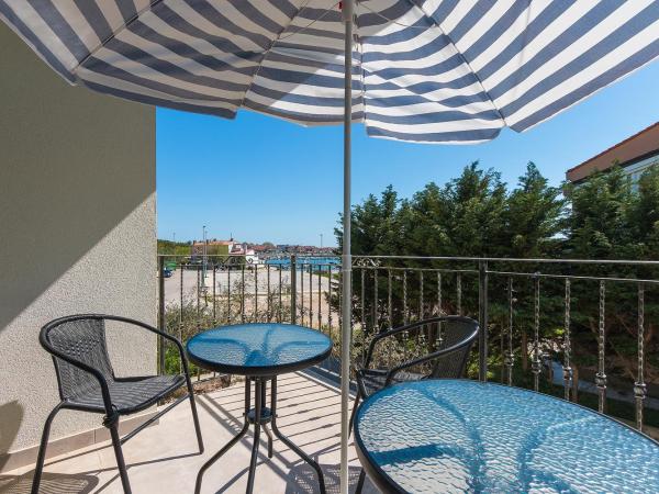 Guesthouse Bencun Medulin : photo 8 de la chambre appartement - vue sur mer