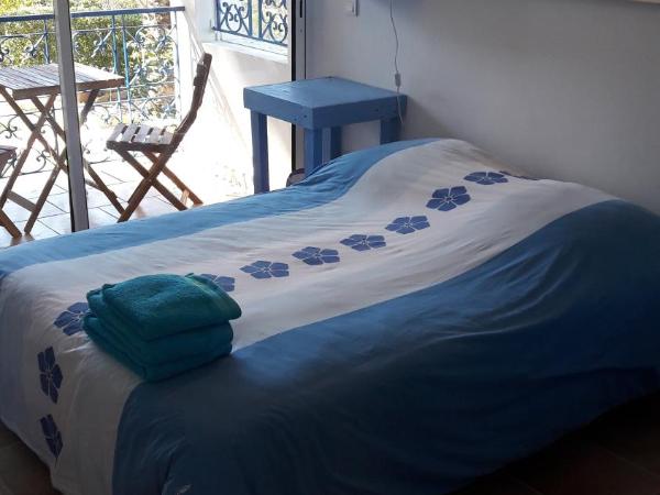villa le grilladou : photo 1 de la chambre chambre double - vue sur jardin