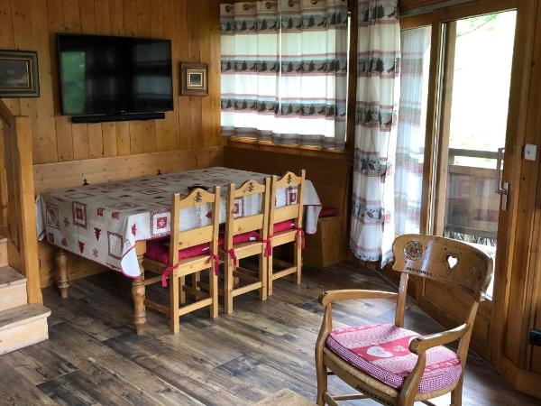 Chalets de Julie : photo 6 de la chambre appartement (6 personnes)