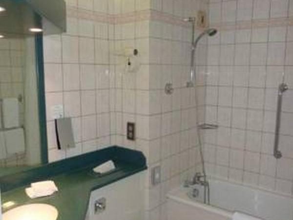 Holiday Inn Calais-Centre, an IHG Hotel : photo 1 de la chambre chambre standard lit queen-size