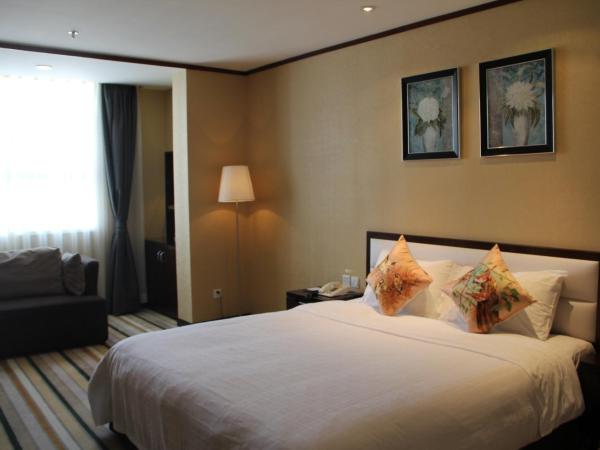 Shenzhen Shekou Honlux Apartment (Sea World) : photo 2 de la chambre chambre affaires lit queen-size