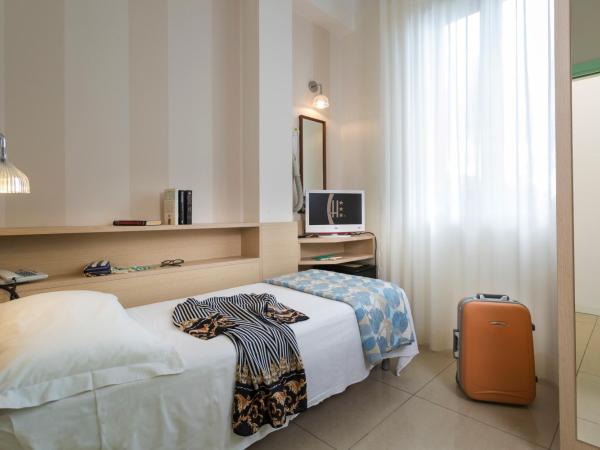 Hotel Calypso- Rimini Marina Centro : photo 1 de la chambre chambre simple