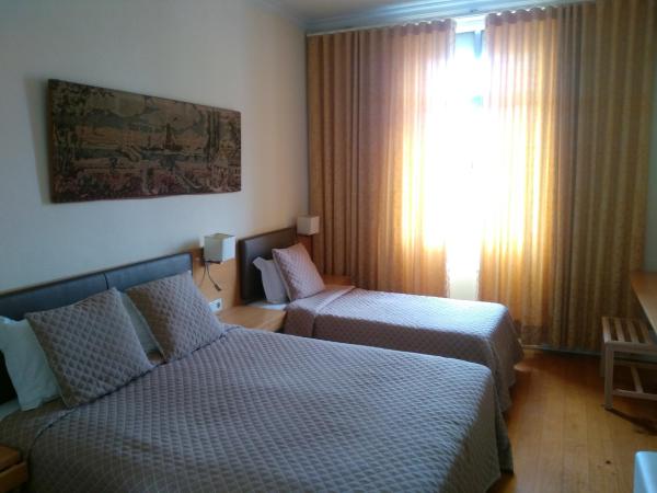 Hotel Mira D'Aire : photo 7 de la chambre chambre triple avec 1 lit d'appoint