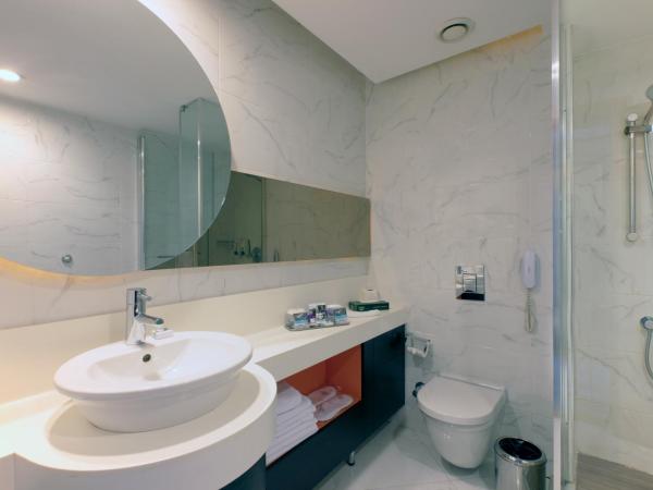 Mercure Istanbul Umraniye : photo 3 de la chambre chambre lit king-size supérieure