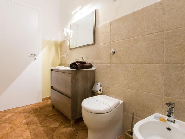 Suite Cagliaritane Notti in centro : photo 2 de la chambre chambre double ou lits jumeaux deluxe - vue sur ville