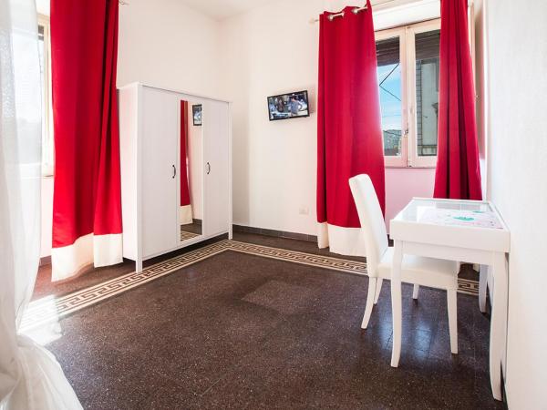 Suite Cagliaritane Notti in centro : photo 10 de la chambre chambre supérieure lit queen-size