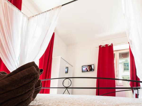 Suite Cagliaritane Notti in centro : photo 9 de la chambre chambre supérieure lit queen-size