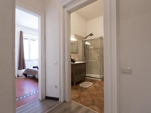Suite Cagliaritane Notti in centro : photo 10 de la chambre chambre triple - vue sur ville
