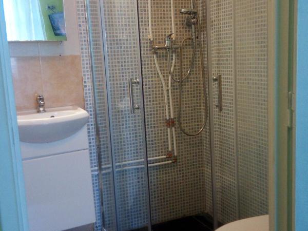 Cenário Catita Hostel : photo 1 de la chambre chambre double avec salle de bains privative