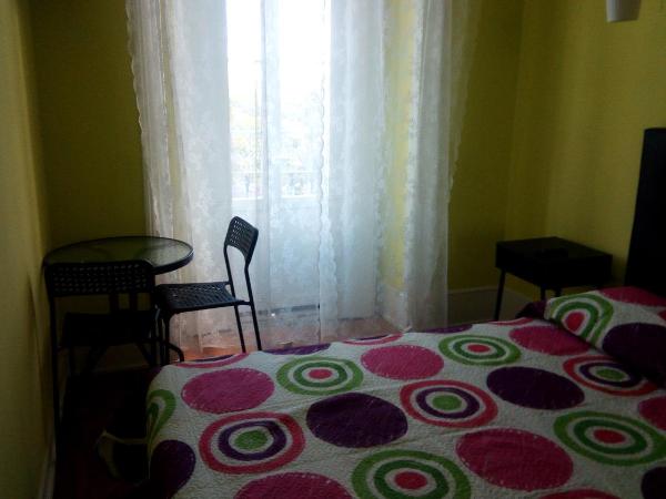 Cenário Catita Hostel : photo 3 de la chambre chambre double avec salle de bains privative