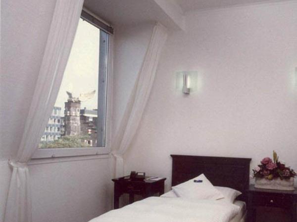 Cerano City Hotel Köln am Dom : photo 2 de la chambre chambre simple