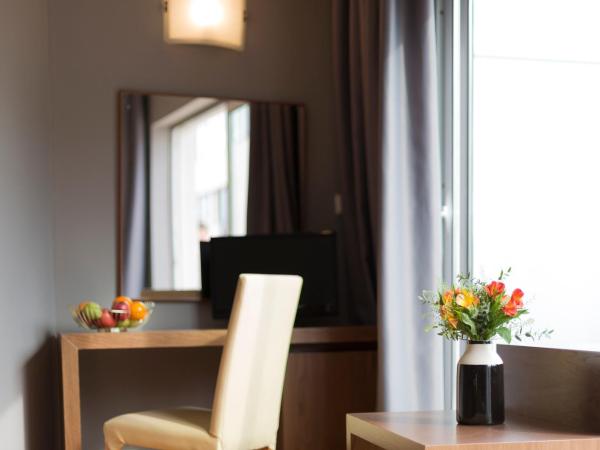 Plaza Hotel, Philian Hotels and Resorts : photo 1 de la chambre suite lit queen-size – vue sur mer