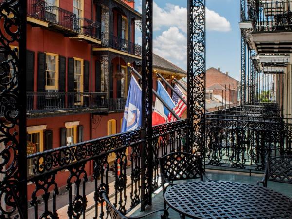 Hotel St. Marie : photo 4 de la chambre hébergements avec 2 lits queen-size et balcon - vue sur rue
