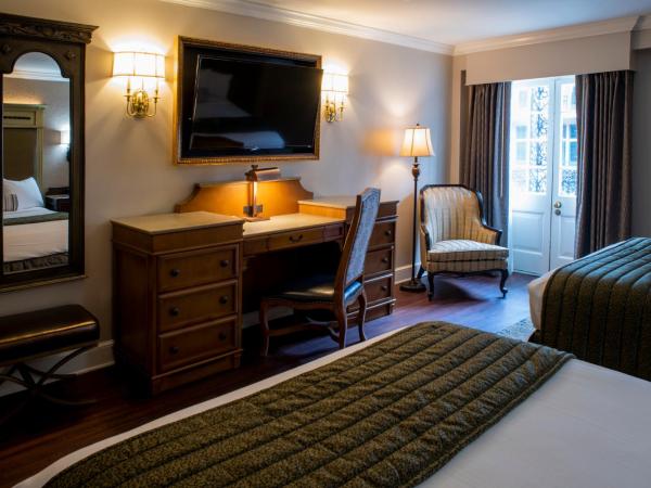 Hotel St. Marie : photo 3 de la chambre hébergements avec 2 lits queen-size et balcon - vue sur cour