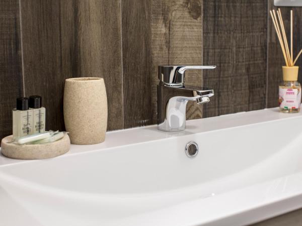 B&B Civico 41 Salerno : photo 2 de la chambre chambre quadruple