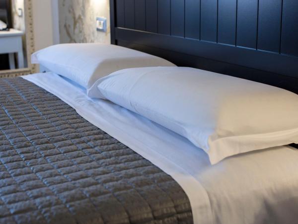 B&B Civico 41 Salerno : photo 5 de la chambre chambre quadruple