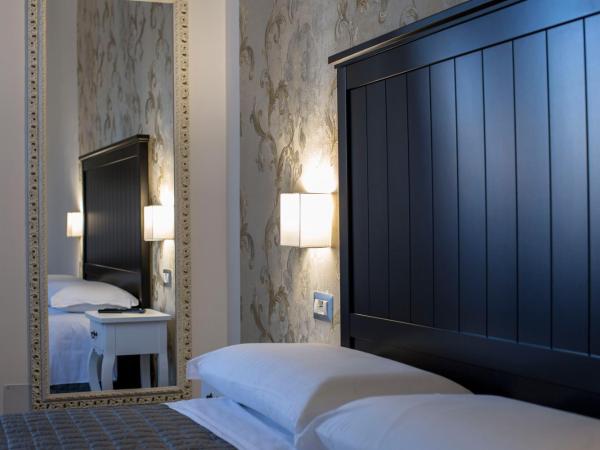 B&B Civico 41 Salerno : photo 6 de la chambre chambre quadruple