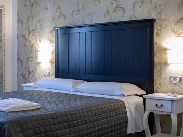 B&B Civico 41 Salerno : photo 8 de la chambre chambre quadruple