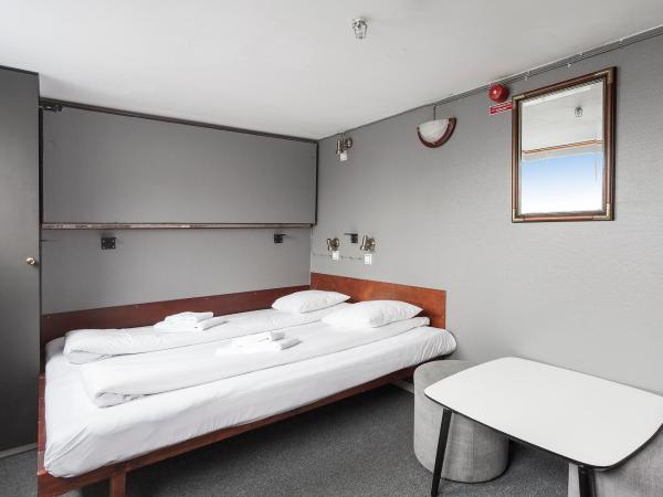 Rygerfjord Hotel & Hostel : photo 3 de la chambre chambre double supérieure avec salle de bains privative - vue sur mer