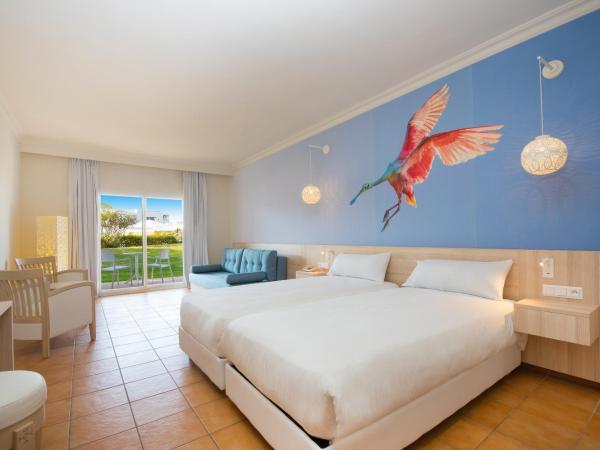 Iberostar Waves Founty Beach All Inclusive : photo 1 de la chambre chambre familiale