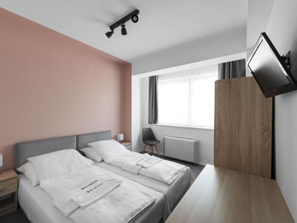 Hotel Chesscom : photo 2 de la chambre chambre double ou lits jumeaux