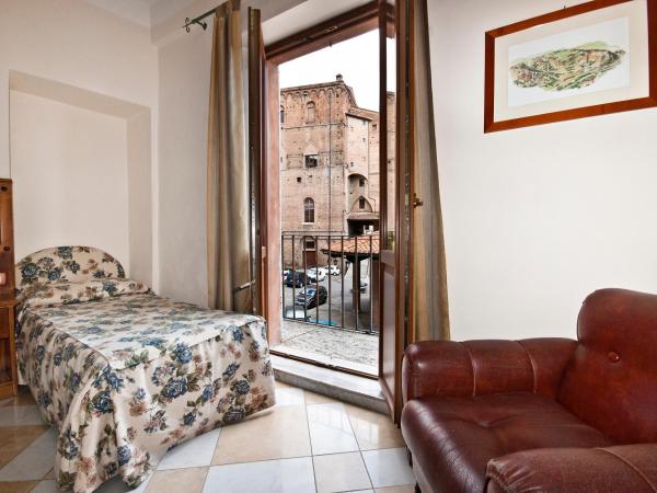 Al Mercato B&B : photo 6 de la chambre chambre triple avec balcon